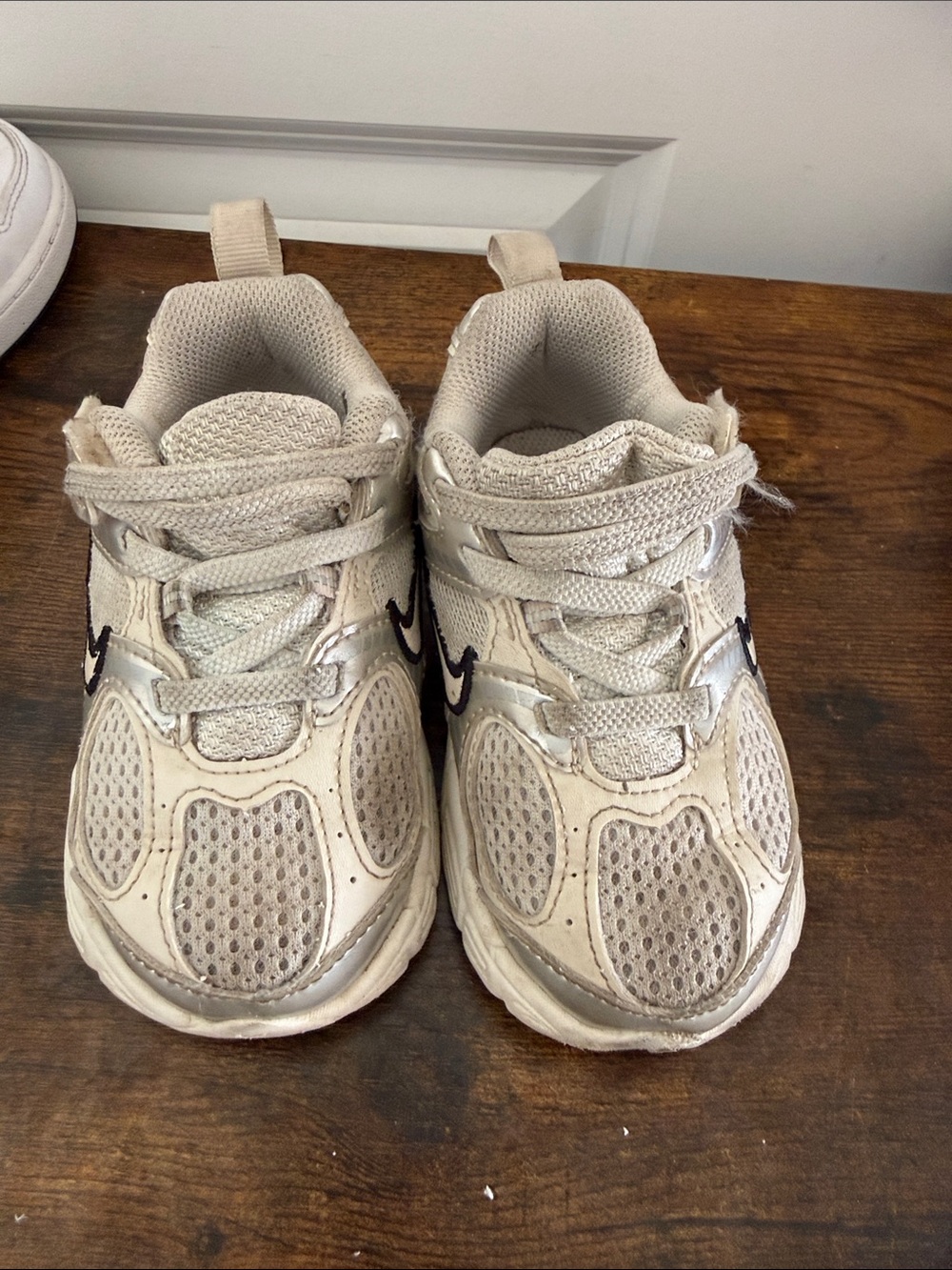 Nike Kids Beige and Silver Active Sneakers with Black Swoosh - Picture 4 of 6
